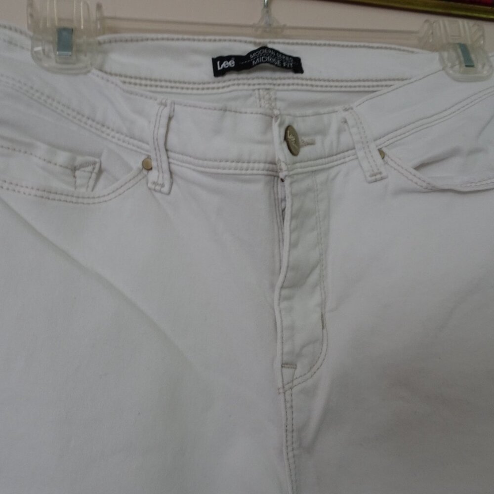 LEE Modern Series Women's White Size 12 Capri Cropped Pants Midrise Fit